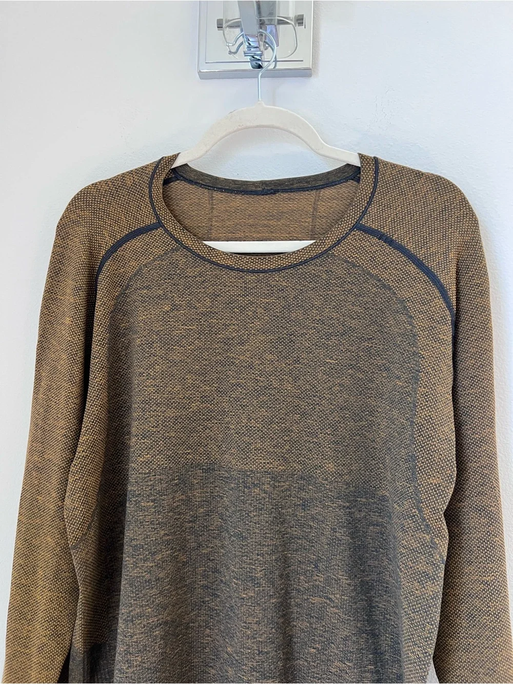 lululemon athletica Men's Brown Crewneck Long-Sleeve top
